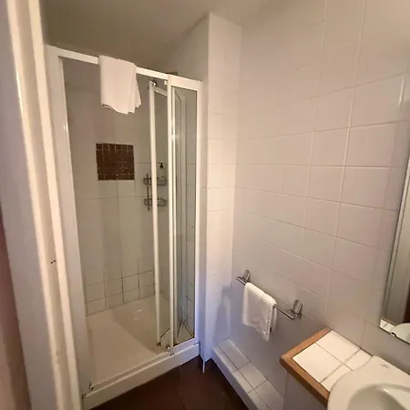 Two Bedroom Cork Road Килларни